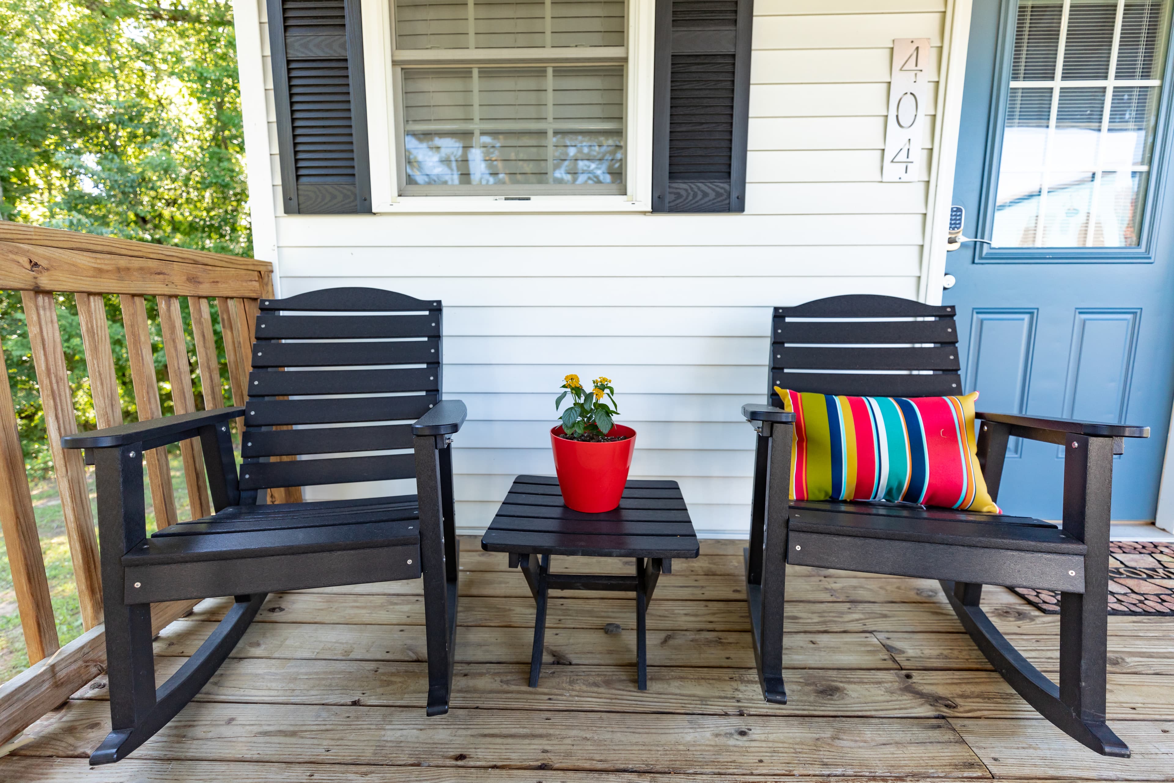 porch with rockers